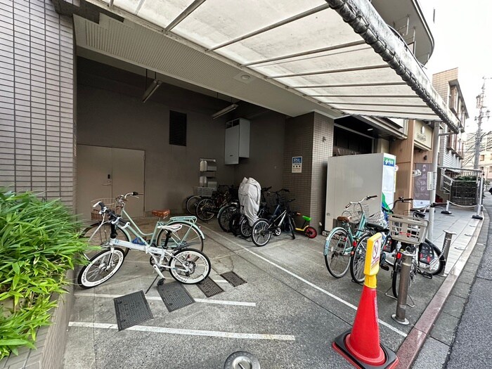 カ－サシンセラ－の物件外観写真