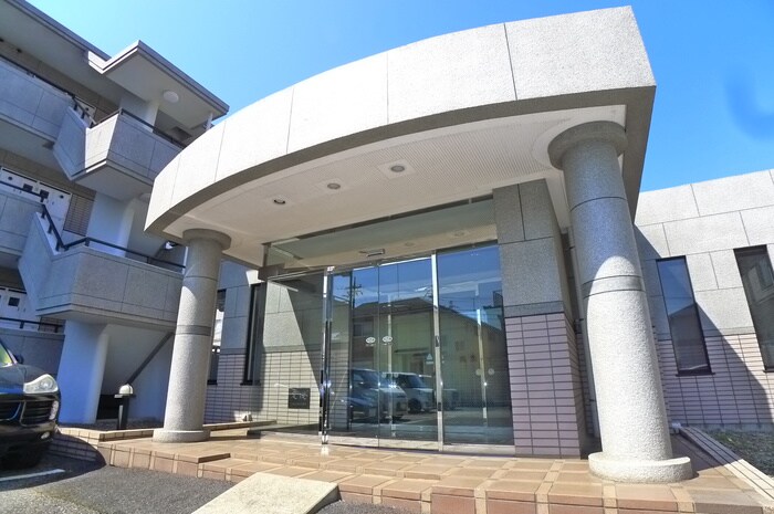 ロイヤルコーポ椿森の物件外観写真