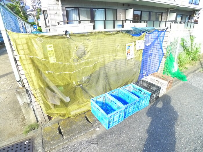 ロイヤルコーポ椿森の物件外観写真