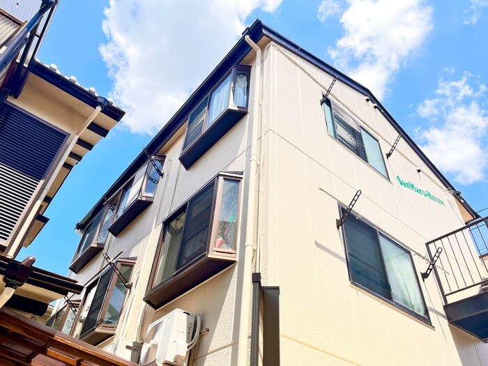 サンマルハウスの物件外観写真