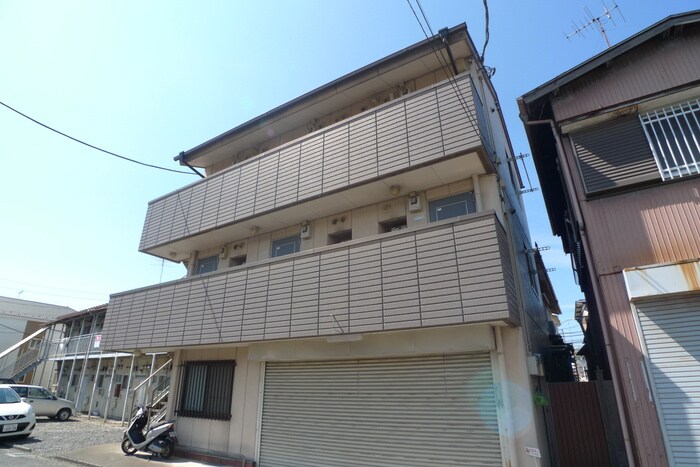 サンマルハウスの物件外観写真