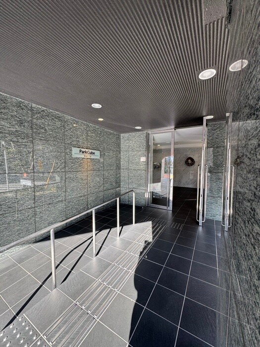 パ－クキュ－ブ四谷三丁目の物件外観写真