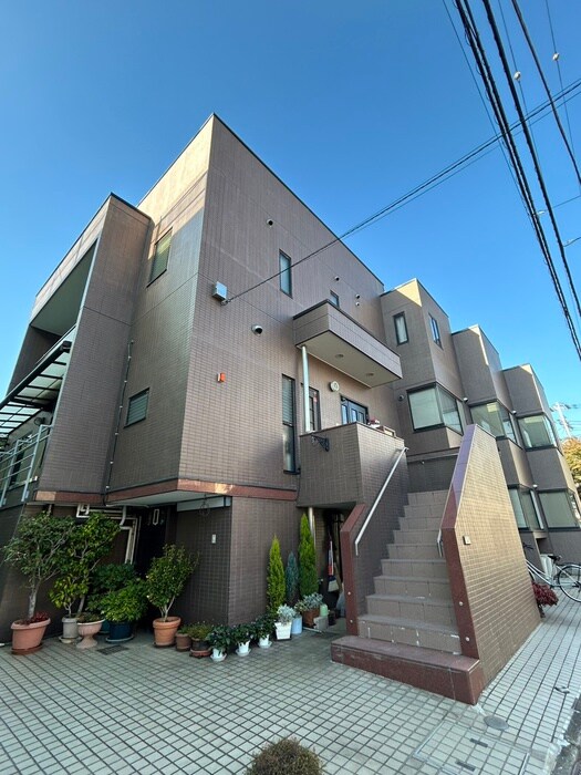 メゾンベルボアの物件外観写真