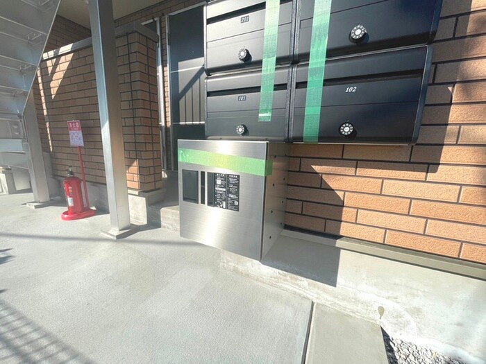 シュエット新子安の物件外観写真