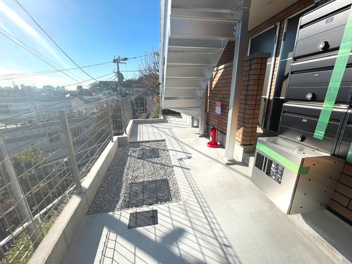 シュエット新子安の物件外観写真