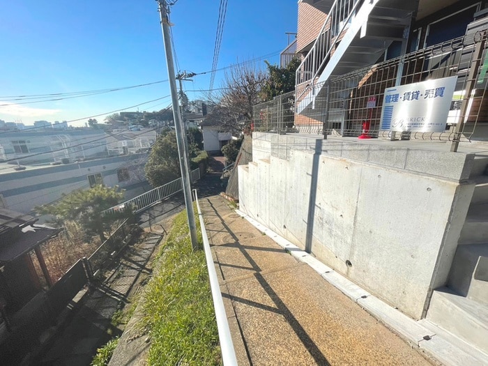 シュエット新子安の物件外観写真