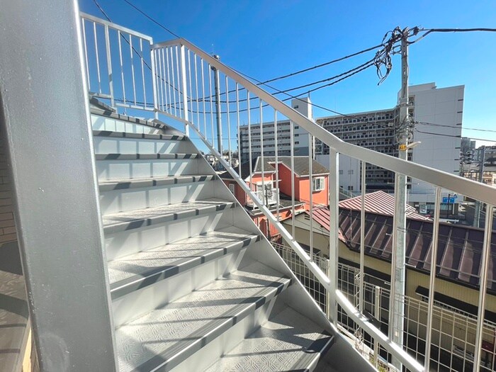 シュエット新子安の物件外観写真