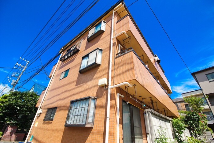 ファミ－ル三田の物件外観写真