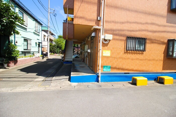 ファミ－ル三田の物件外観写真