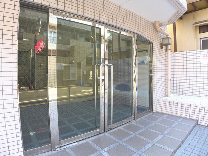 幸町マンションの物件外観写真