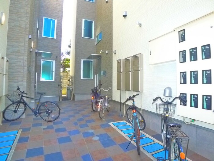 コスモアイズ１の物件外観写真