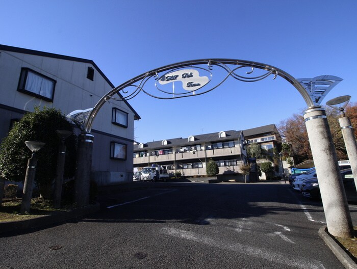 ヒルサイドタウンＢの物件外観写真