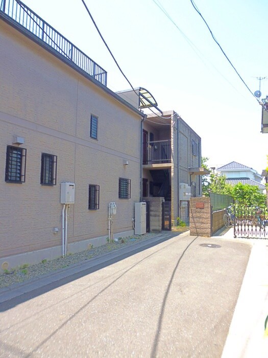 サンパルコートの物件外観写真