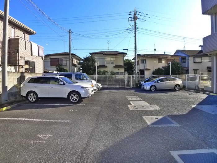 フローライト市川の物件外観写真