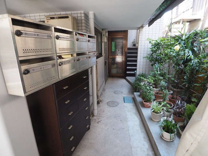 エ－デルハイムの物件外観写真