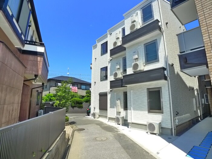 マーレ梅島の物件外観写真