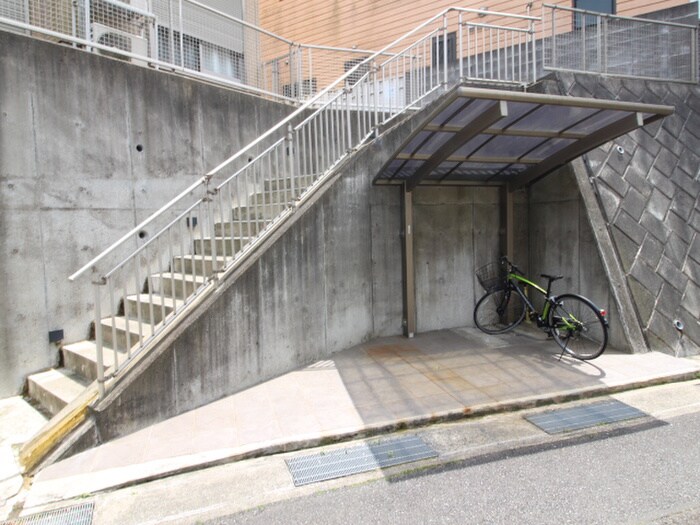 プラナスアヅマの物件外観写真