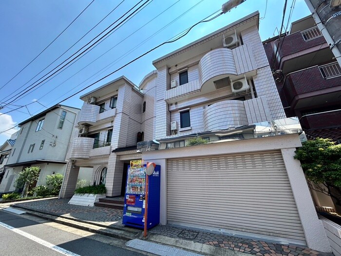 サンリプルの物件外観写真