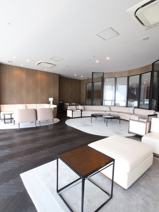 スカイズタワー＆ガーデン(908)の物件外観写真