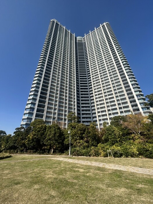 スカイズタワー＆ガーデン(908)の物件外観写真