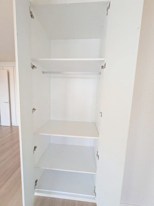 スカイズタワー＆ガーデン(908)の物件内観写真