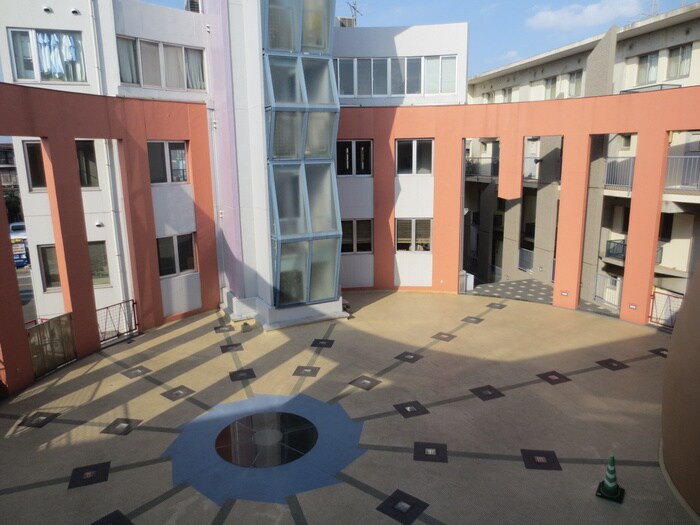 ハウズプラザの物件外観写真