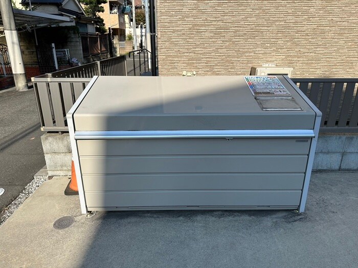 BRIGHT　EARTH　SUGAMOの物件外観写真