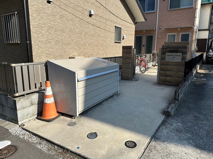 BRIGHT　EARTH　SUGAMOの物件外観写真