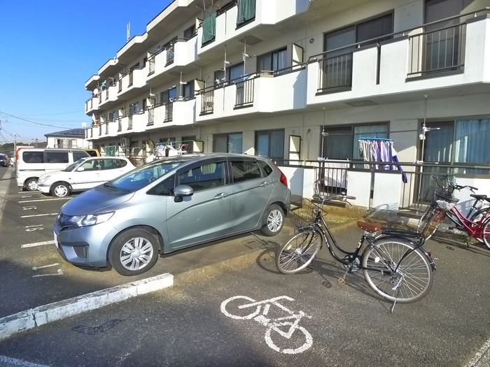 平和マンションの物件外観写真