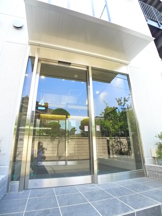 アヴェニール京成大久保の物件外観写真