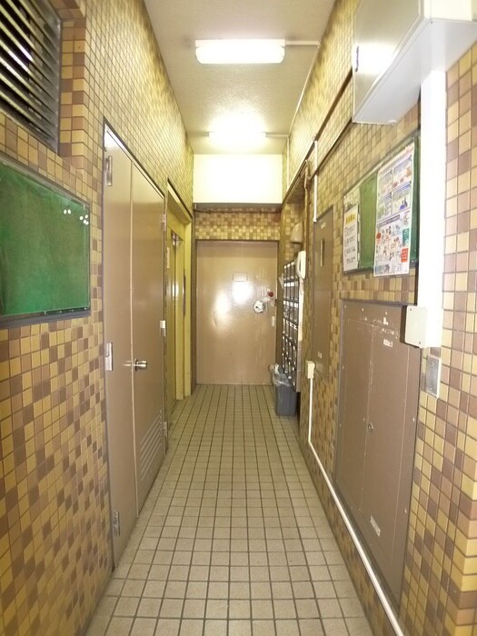 頼長レジデンスの物件外観写真