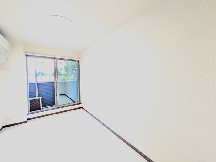 Charlotte Teaの物件内観写真