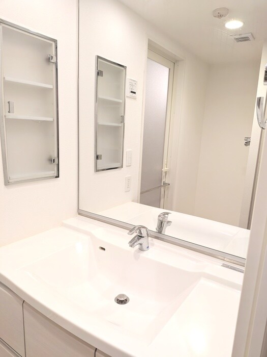 コスモリード新宿余丁町の物件内観写真