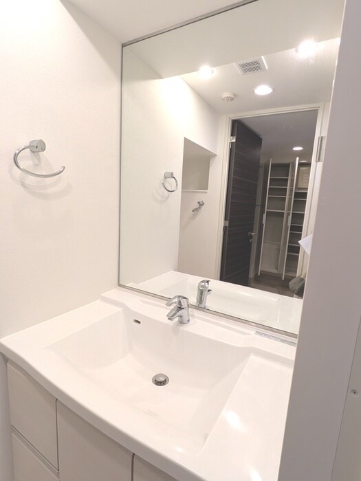 コスモリード新宿余丁町の物件内観写真