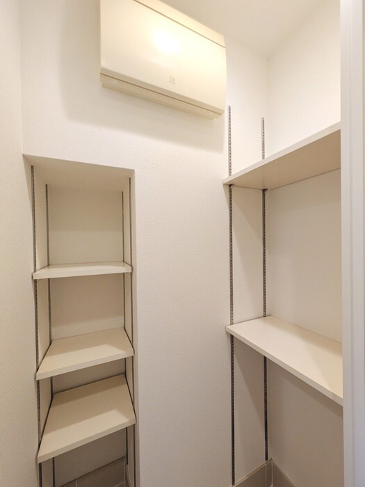 コスモリード新宿余丁町の物件内観写真