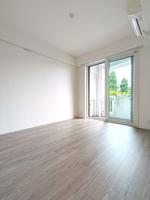 コスモリード新宿余丁町の物件内観写真