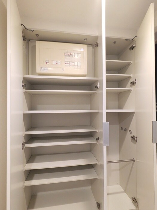 コスモリード新宿余丁町の物件内観写真