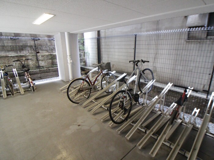 レジディア中野の物件外観写真