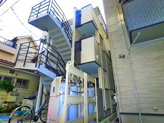 ファーストステージ五反野の物件外観写真