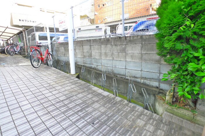 三信マンションの物件外観写真