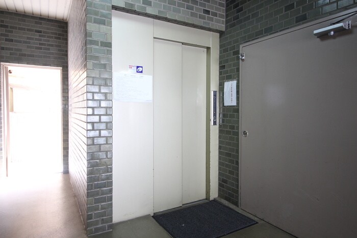 三信マンションの物件外観写真