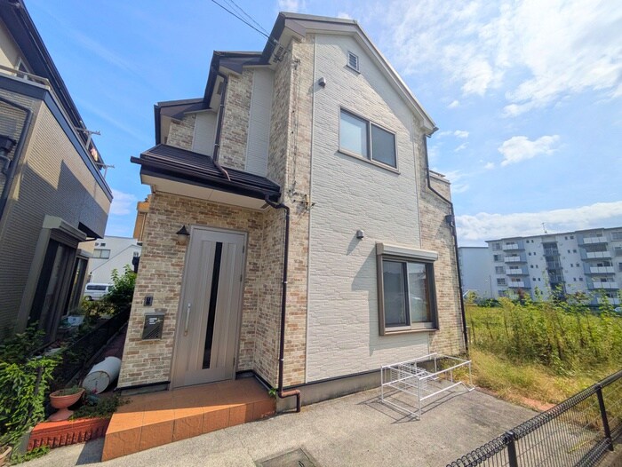 チェリーハウスの物件外観写真