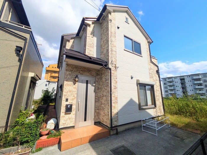 チェリーハウスの物件外観写真