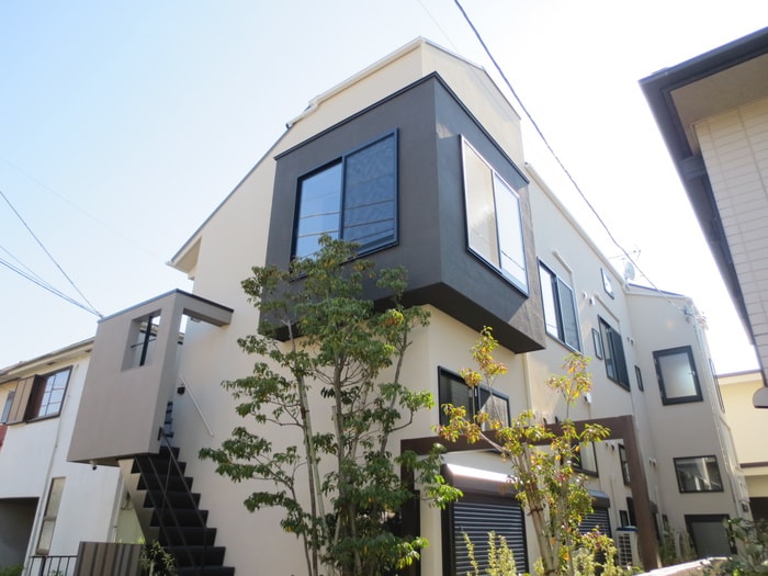 チトカラアパートメントの物件外観写真