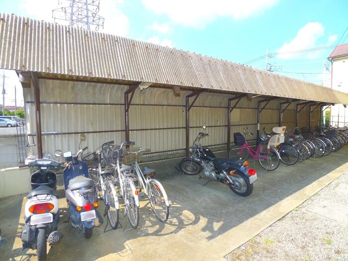 尾花第２フラワーマンションの物件外観写真