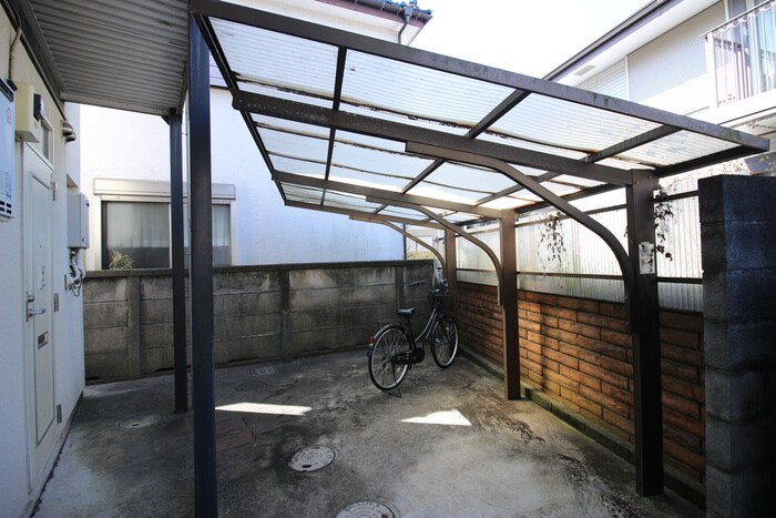 アゼリアハイツの物件外観写真