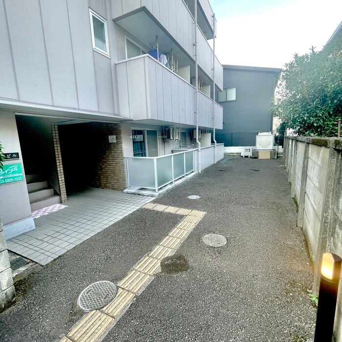 苑田ビルの物件外観写真