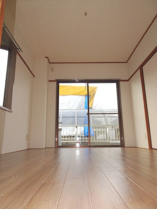 ファミ－ル末廣の物件内観写真