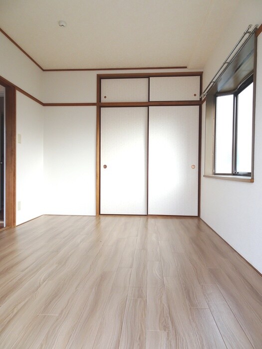 ファミ－ル末廣の物件内観写真