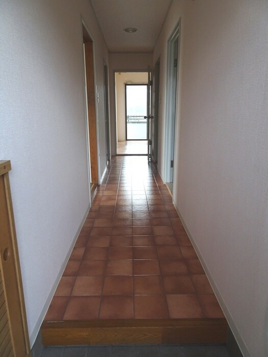 ファミ－ル末廣の物件内観写真